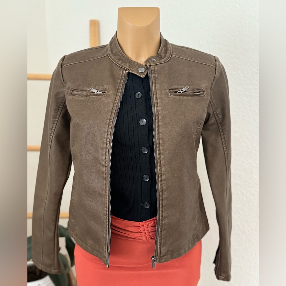 NWT Wild Fable Women's Zip-Up Winter Faux Leather Racing Jacket Brown - Picture 10 of 10